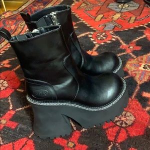 Double platform Chelsea boot by Delia’s